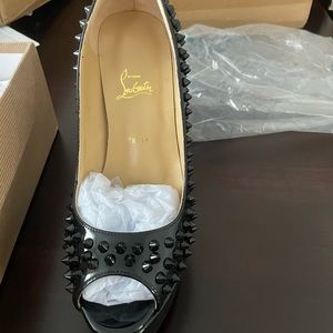 Size 8 brand new never been wore didn’t fit the girlfriend